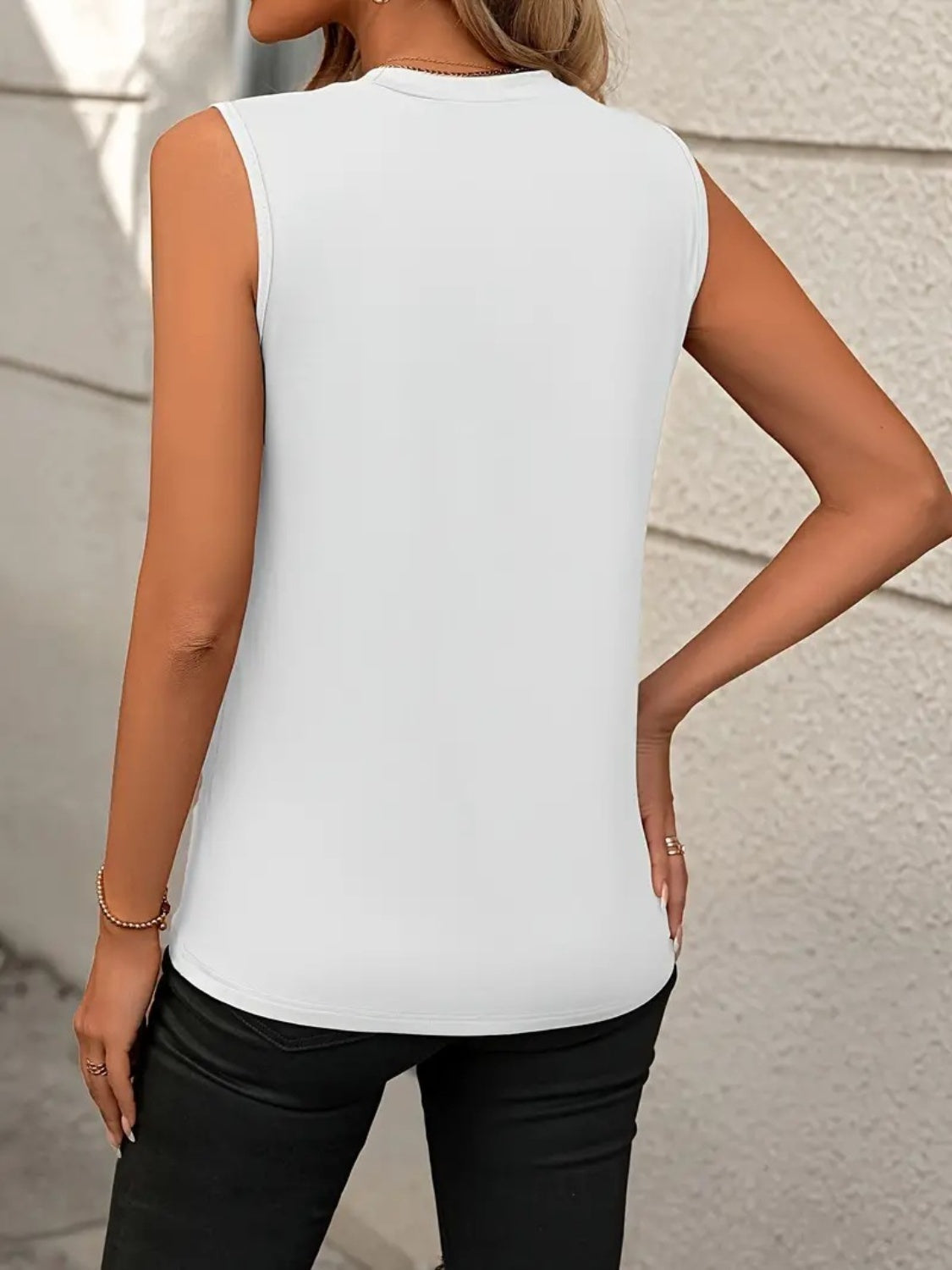 Round Neck Sleeveless Tank - Lily and Lavender Boutique