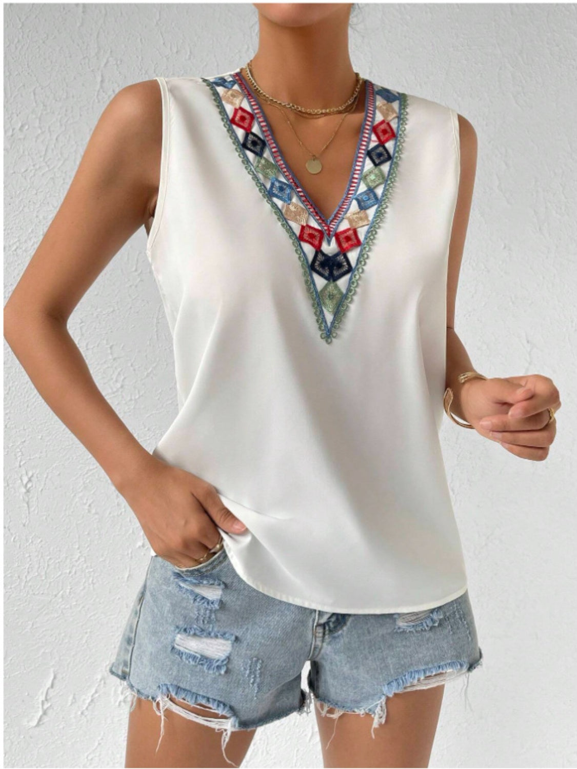 Contrast Geometric V-Neck Tank - Lily and Lavender Boutique